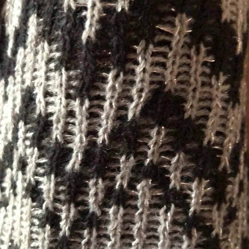 V Frass infinity scarf, , white/black herringbone
